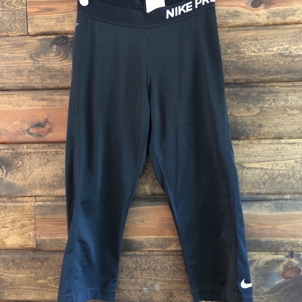 Nike Pro Capri Leggings